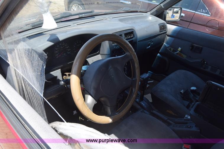 image for item K2899 1995 Nissan Pathfinder SUV