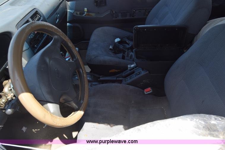 image for item K2899 1995 Nissan Pathfinder SUV