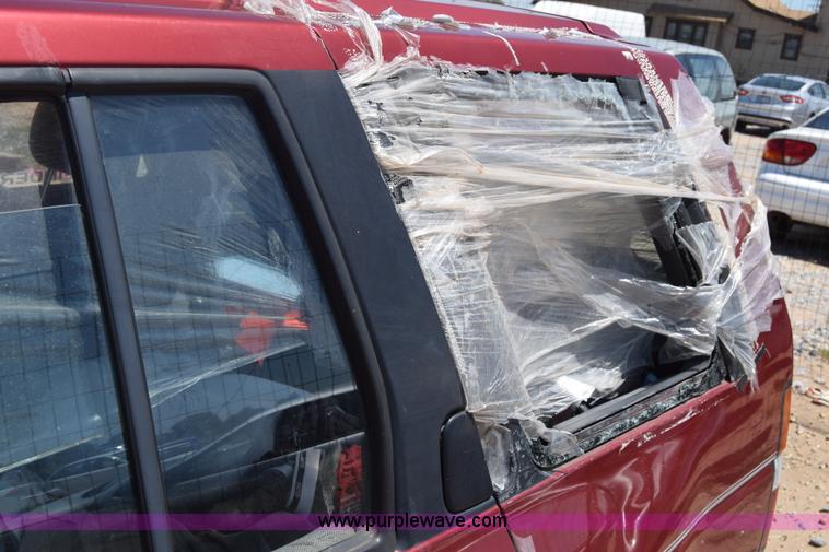 image for item K2899 1995 Nissan Pathfinder SUV