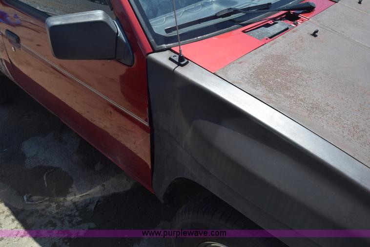 image for item K2899 1995 Nissan Pathfinder SUV