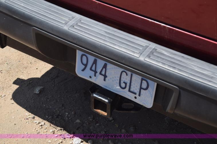 image for item K2899 1995 Nissan Pathfinder SUV