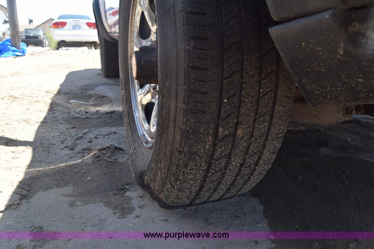 image for item K2899 1995 Nissan Pathfinder SUV