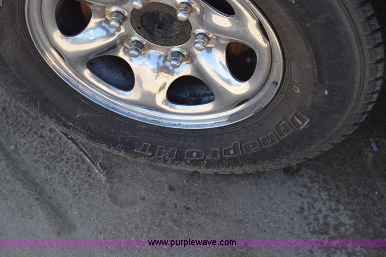 image for item K2899 1995 Nissan Pathfinder SUV