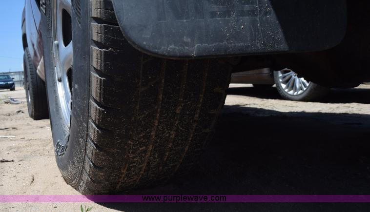 image for item K2899 1995 Nissan Pathfinder SUV