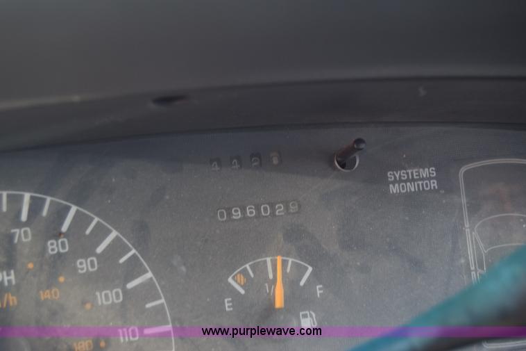 image for item K2900 1998 Pontiac Bonneville