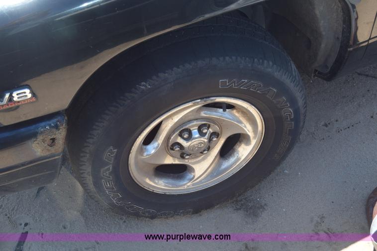 image for item K2904 1999 Dodge Durango SUV