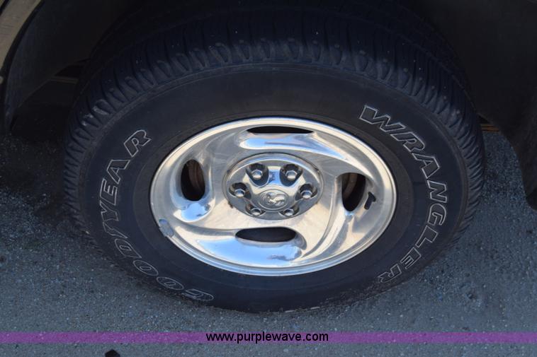 image for item K2904 1999 Dodge Durango SUV