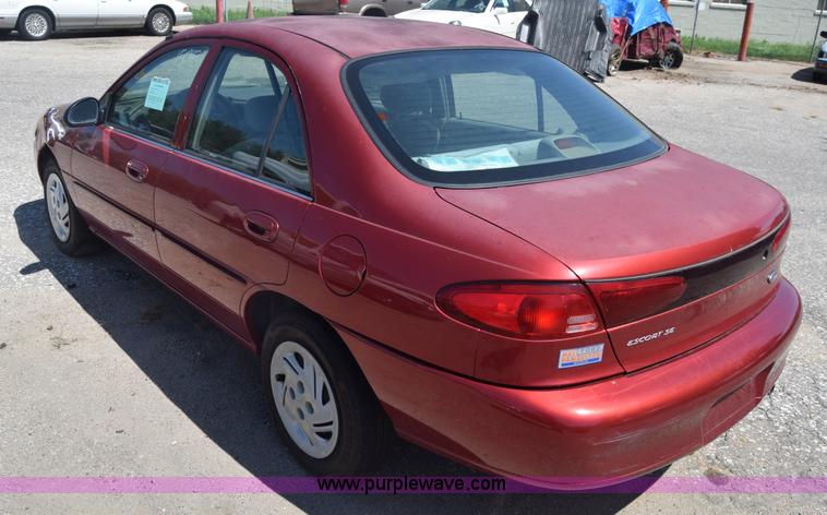image for item K2905 2000 Ford Escort