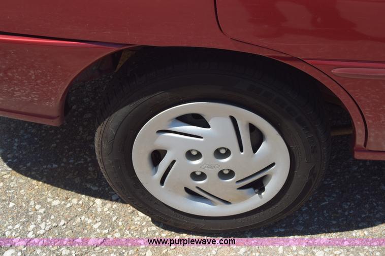 image for item K2905 2000 Ford Escort