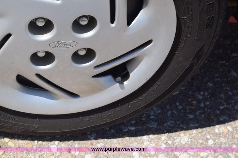 image for item K2905 2000 Ford Escort