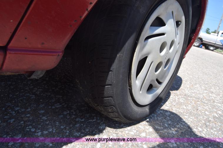 image for item K2905 2000 Ford Escort