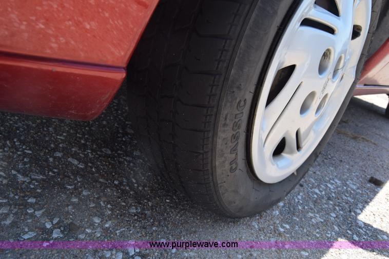 image for item K2905 2000 Ford Escort