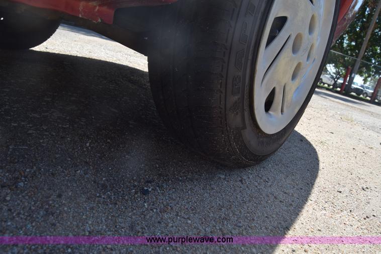 image for item K2905 2000 Ford Escort