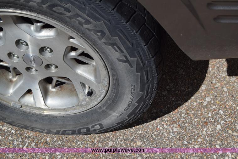 image for item K2908 1997 Jeep Grand Cherokee SUV