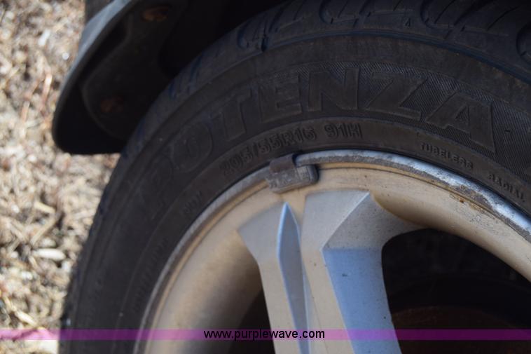 image for item K2910 2003 Hyundai Tiburon GT