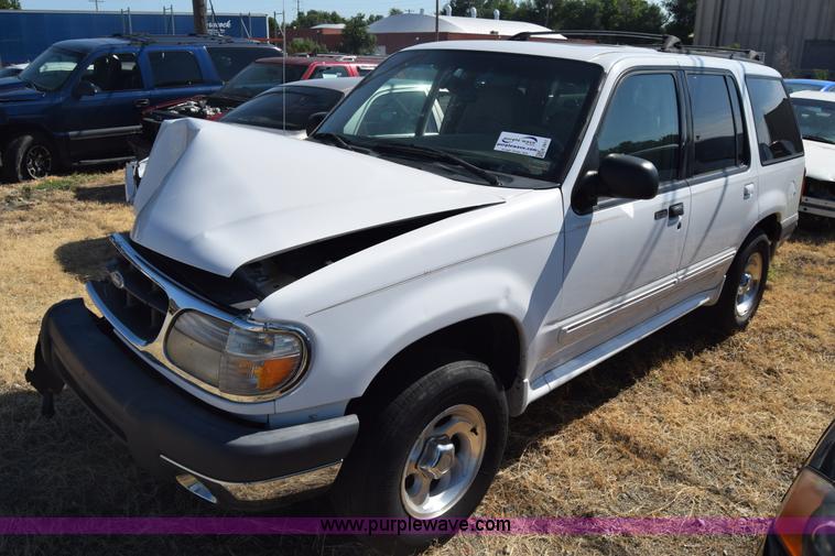 image for item K2911 2000 Ford Explorer SUV