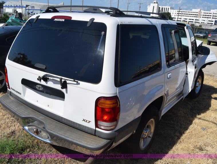 image for item K2911 2000 Ford Explorer SUV