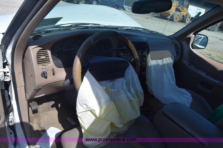 image for item K2911 2000 Ford Explorer SUV