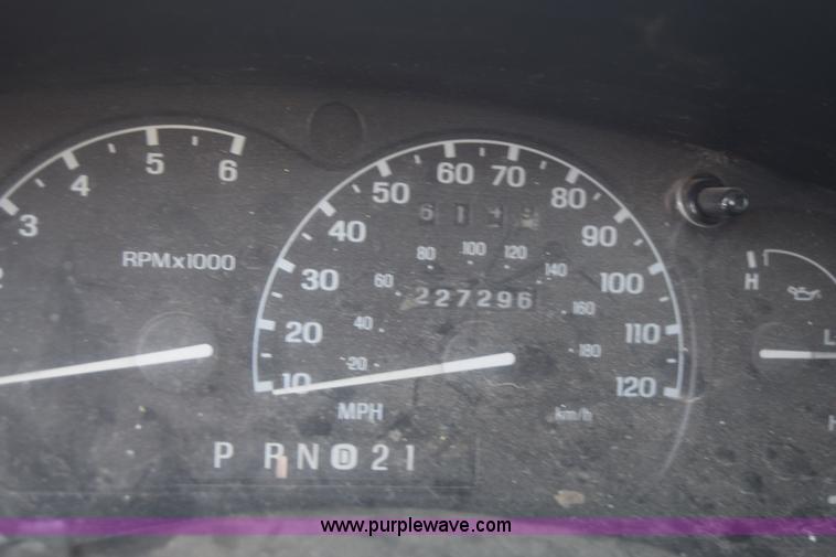 image for item K2911 2000 Ford Explorer SUV