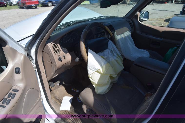 image for item K2911 2000 Ford Explorer SUV