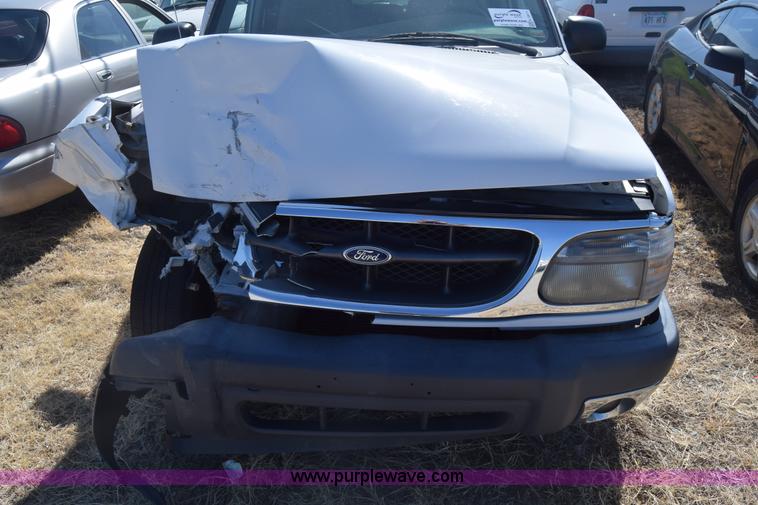 image for item K2911 2000 Ford Explorer SUV