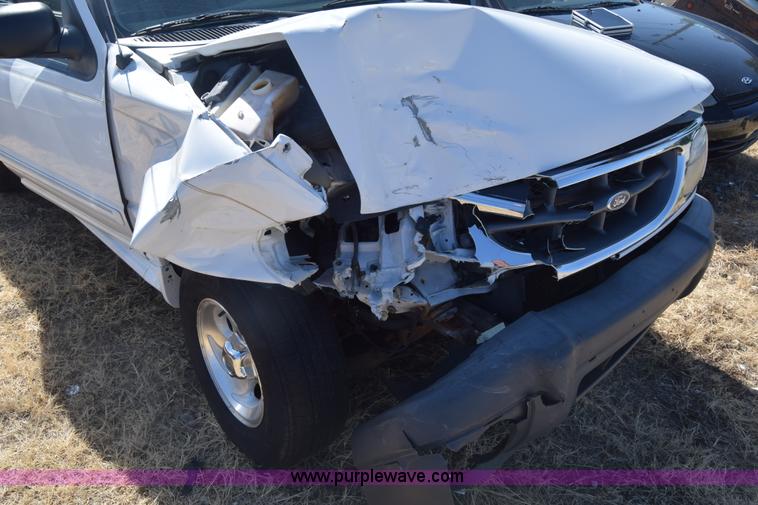 image for item K2911 2000 Ford Explorer SUV