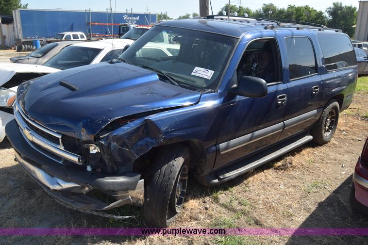 image for item K2912 2002 Chevrolet Suburban 1500 SUV