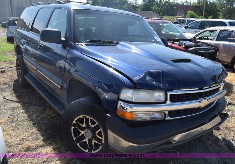 image for item K2912 2002 Chevrolet Suburban 1500 SUV