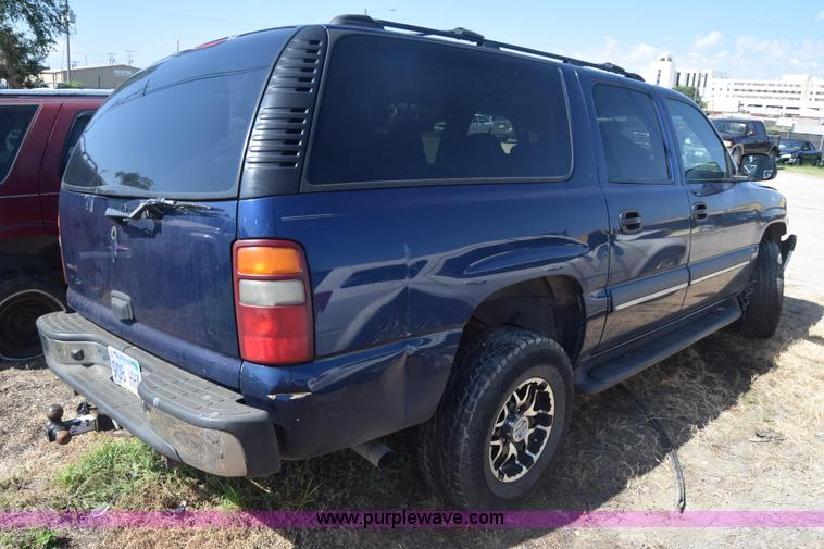 image for item K2912 2002 Chevrolet Suburban 1500 SUV