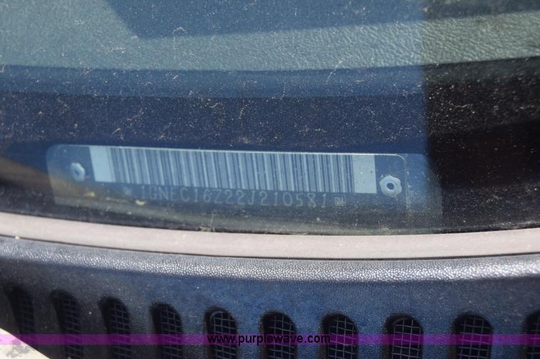 image for item K2912 2002 Chevrolet Suburban 1500 SUV