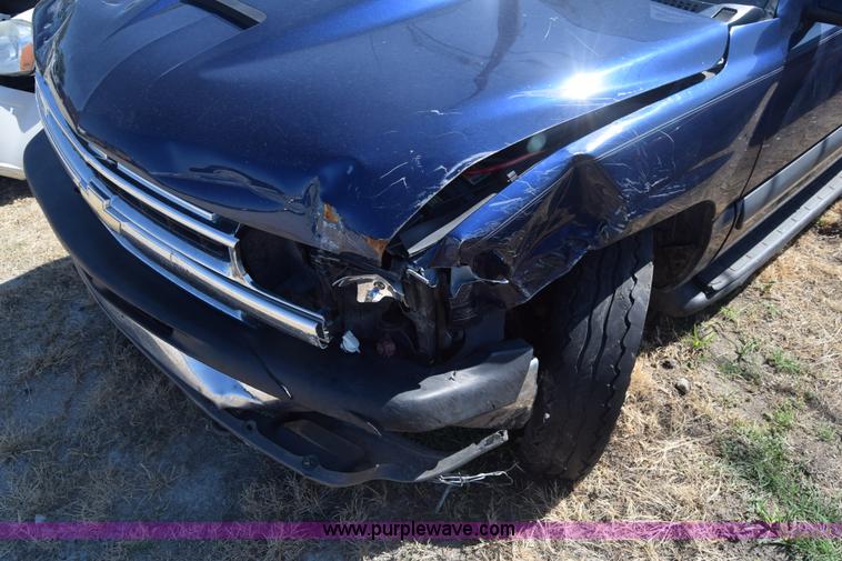 image for item K2912 2002 Chevrolet Suburban 1500 SUV