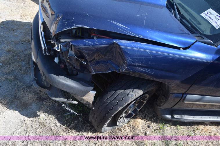 image for item K2912 2002 Chevrolet Suburban 1500 SUV