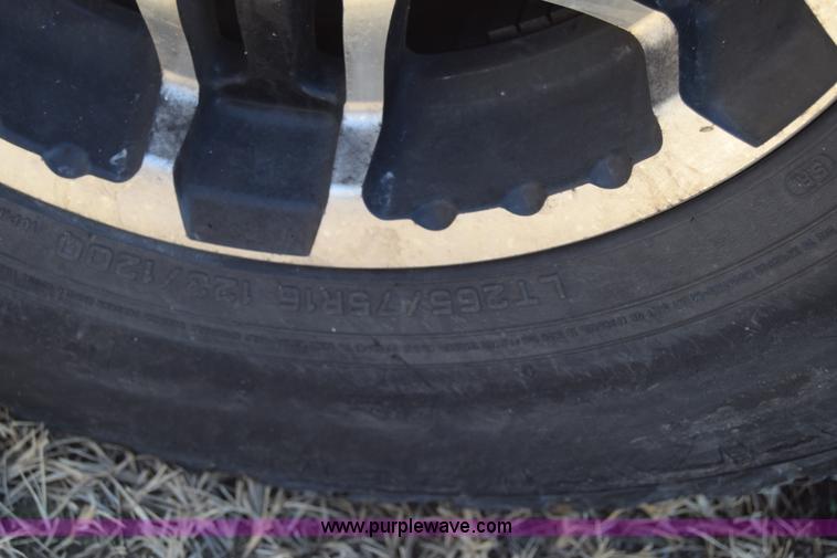 image for item K2912 2002 Chevrolet Suburban 1500 SUV