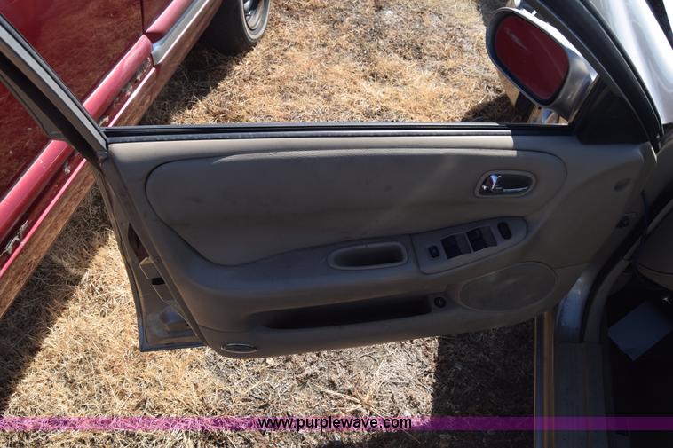 image for item K2913 2002 Mazda 626