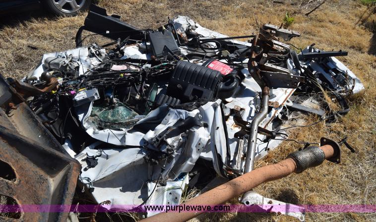 image for item K2915 2007 Chevrolet Silverado 1500 Ext. Cab flatbed pickup truck parts