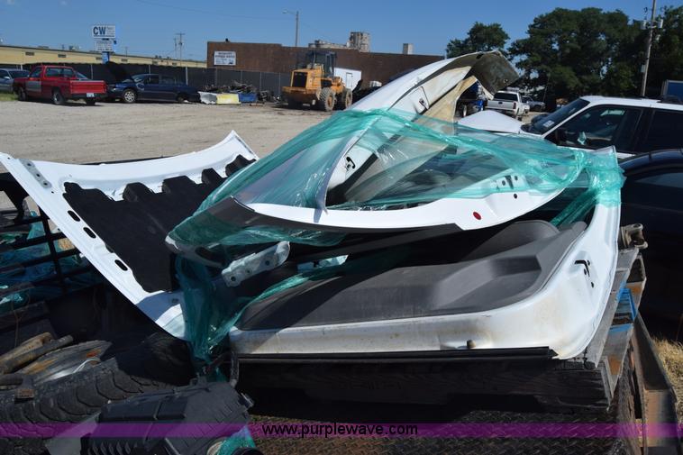 image for item K2915 2007 Chevrolet Silverado 1500 Ext. Cab flatbed pickup truck parts