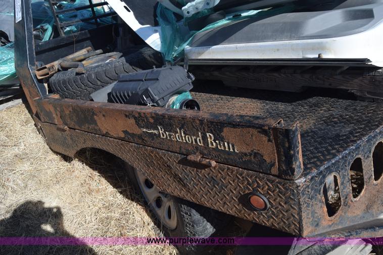 image for item K2915 2007 Chevrolet Silverado 1500 Ext. Cab flatbed pickup truck parts