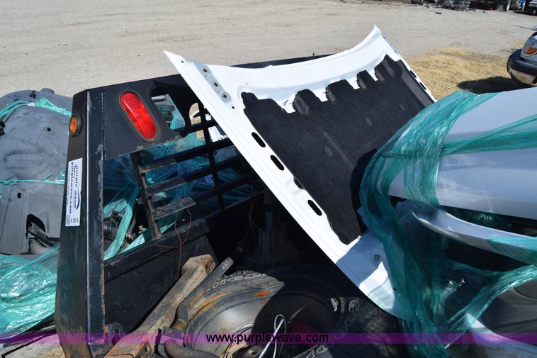 image for item K2915 2007 Chevrolet Silverado 1500 Ext. Cab flatbed pickup truck parts