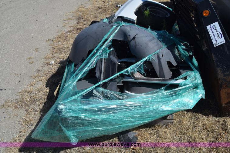 image for item K2915 2007 Chevrolet Silverado 1500 Ext. Cab flatbed pickup truck parts