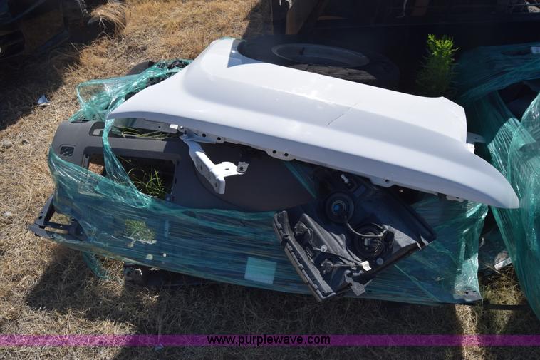 image for item K2915 2007 Chevrolet Silverado 1500 Ext. Cab flatbed pickup truck parts