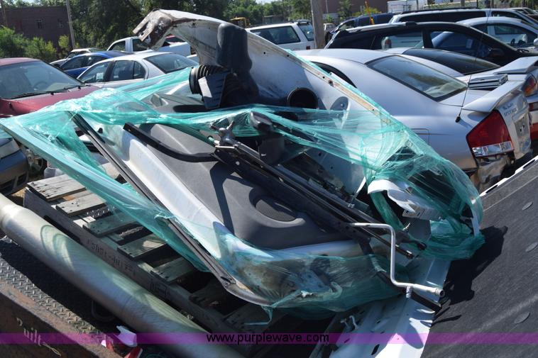 image for item K2915 2007 Chevrolet Silverado 1500 Ext. Cab flatbed pickup truck parts