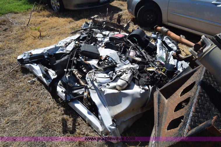 image for item K2915 2007 Chevrolet Silverado 1500 Ext. Cab flatbed pickup truck parts