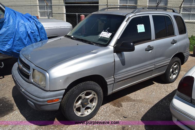 image for item K2917 2001 Chevrolet Tracker SUV