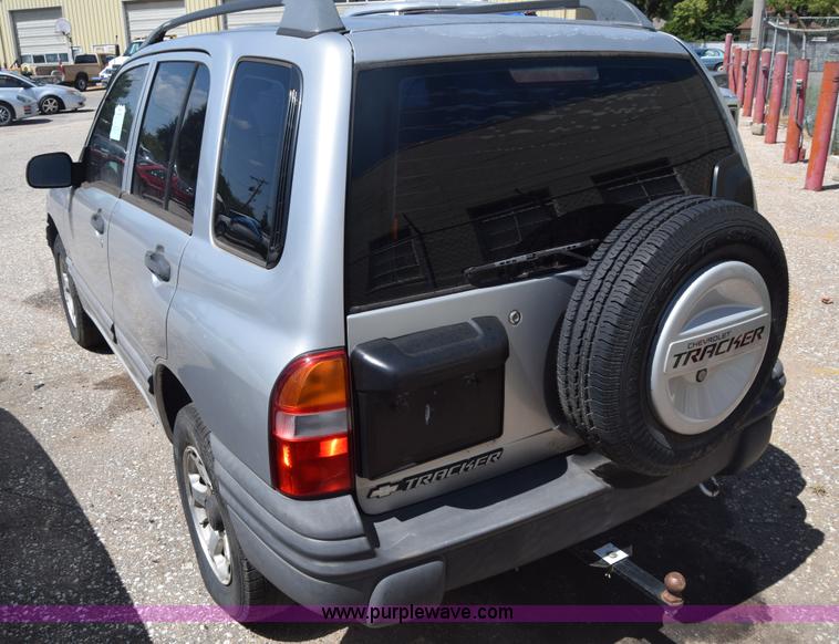 image for item K2917 2001 Chevrolet Tracker SUV