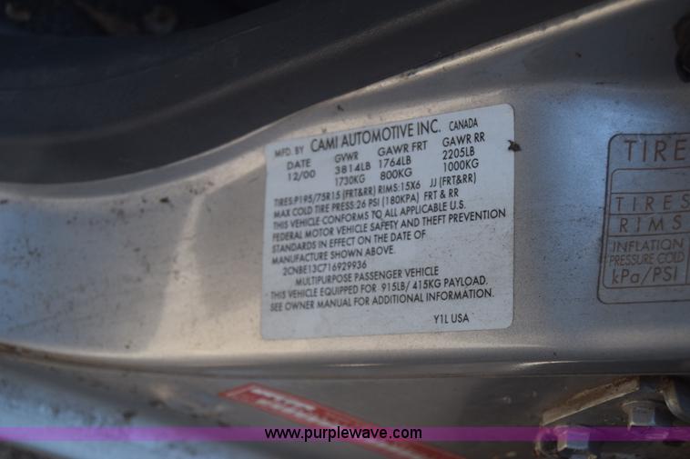 image for item K2917 2001 Chevrolet Tracker SUV