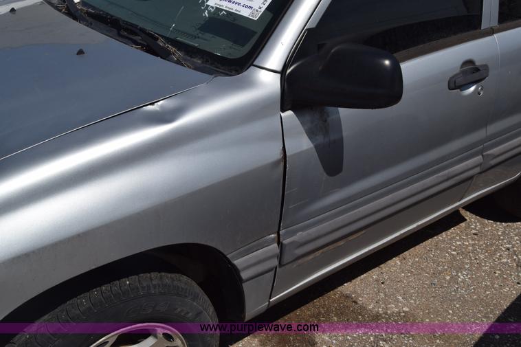 image for item K2917 2001 Chevrolet Tracker SUV