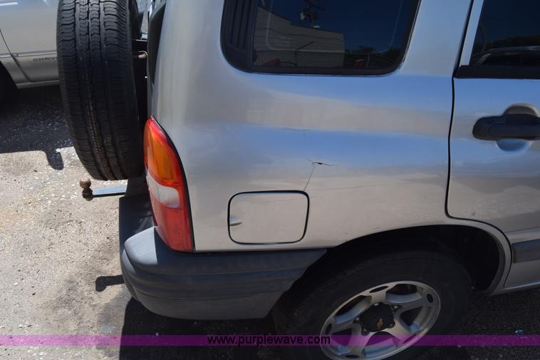 image for item K2917 2001 Chevrolet Tracker SUV