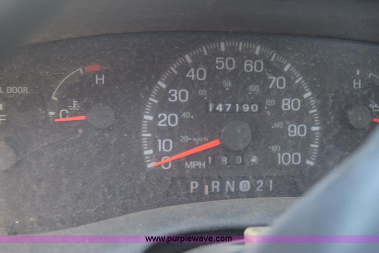 image for item K2921 1997 Ford F150 pickup truck