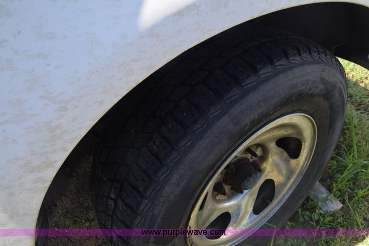 image for item K2921 1997 Ford F150 pickup truck