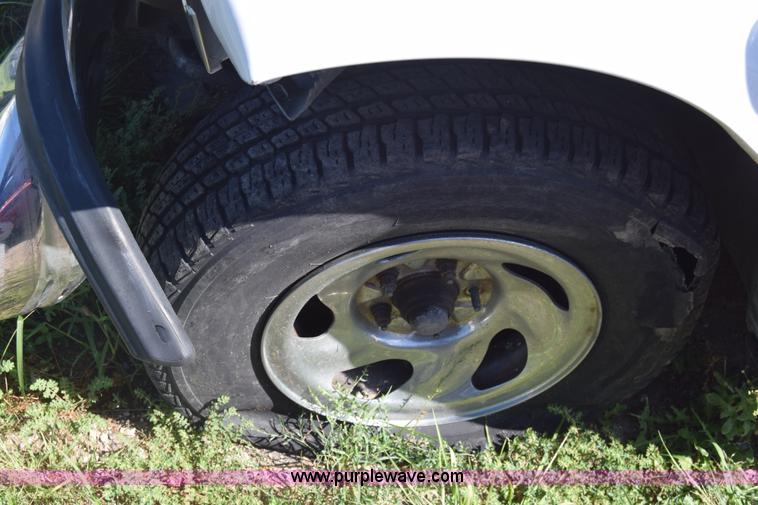 image for item K2921 1997 Ford F150 pickup truck